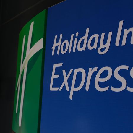 Holiday Inn Express - Istanbul - Atakoy Metro, An Ihg Hotel מראה חיצוני תמונה